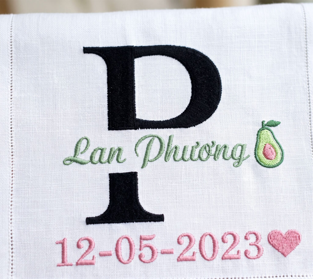 Áo Thêu Tên, Chữ Cái Lớn Theo Tên, Ngày Tháng Năm Sinh
