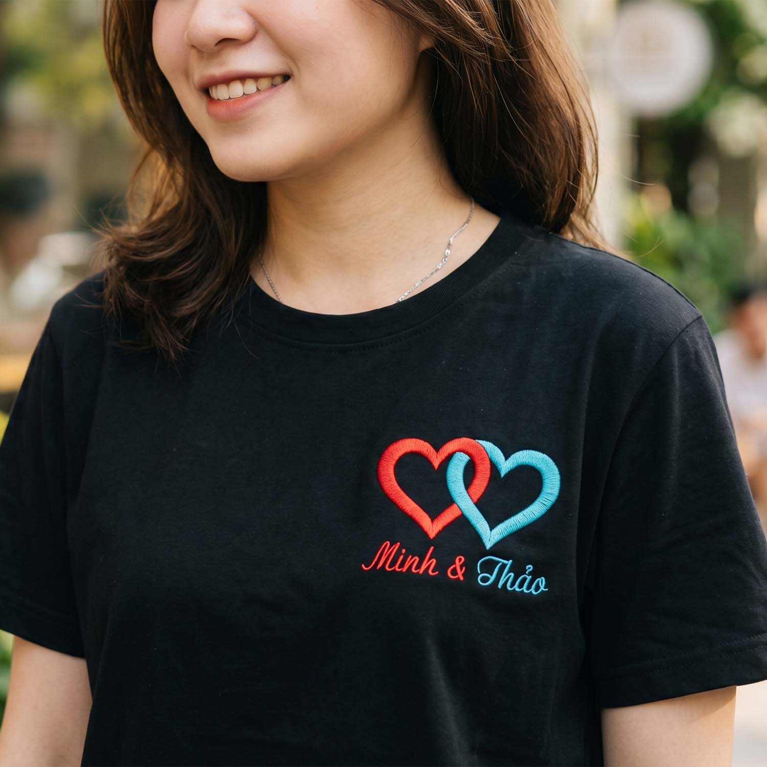 Áo Thêu Tên, Hình Trái Tim Lồng Ghép Cho Cặp Đôi - S - Đen
