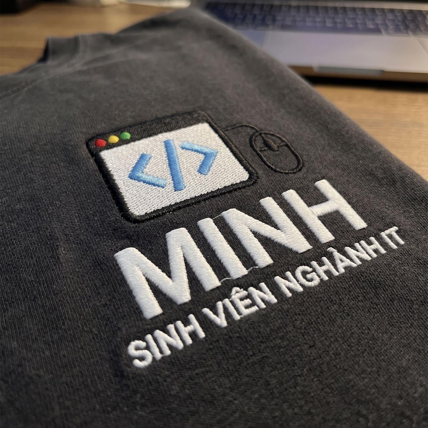 Áo Thun Sinh Viên IT Thêu Tên Cá Nhân Hóa 2