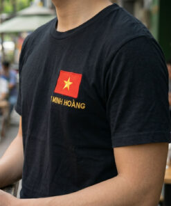 Áo Thun Thêu Cờ Việt Nam Và Thêu Tên Bạn 1