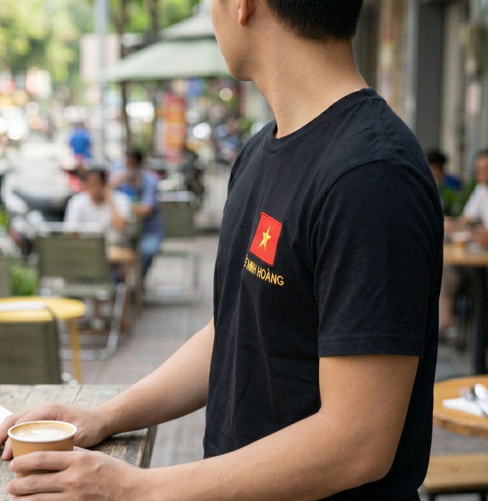 Áo Thun Thêu Cờ Việt Nam Và Thêu Tên Bạn 3