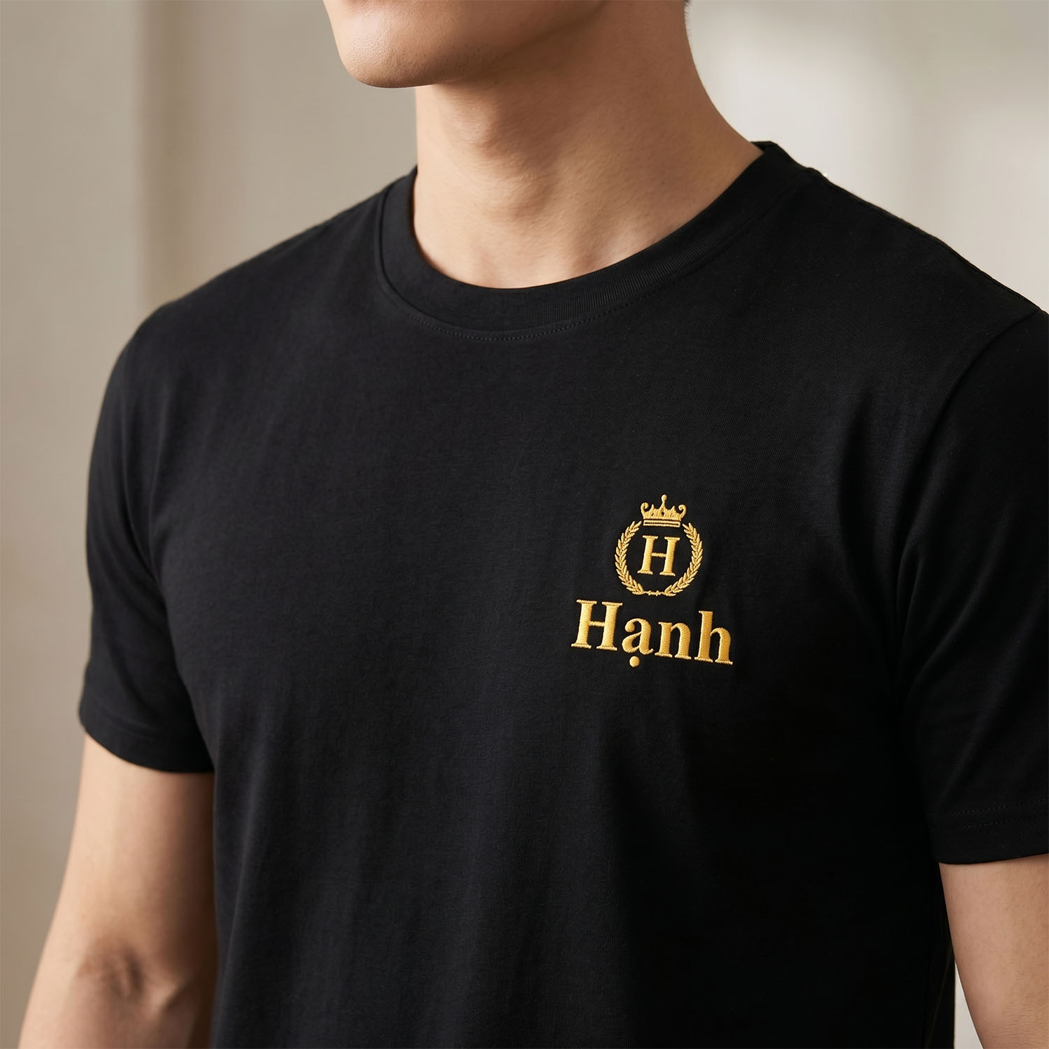 Thêu Tên Bạn Và Logo Royal Sang Trọng, Áo Thun Thêu Tên Đẹp 2