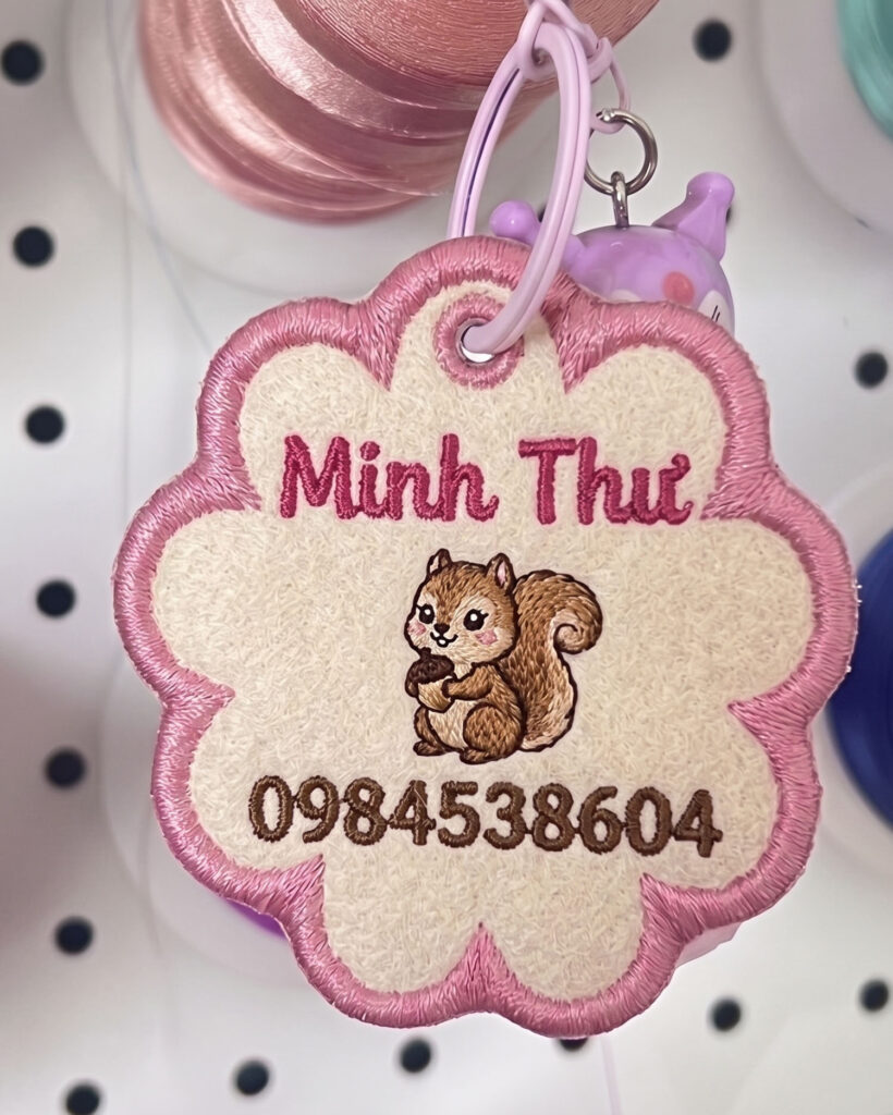 Name Tag Thêu tên Bé Minh Thư