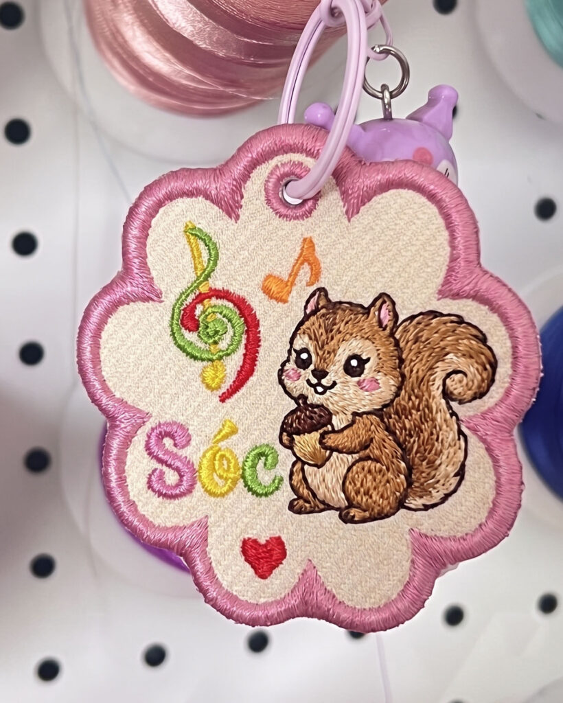 Name Tag Thêu Tên Bé Sóc