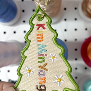 Name Tag Hình Cây Thông Thêu Tên Bé