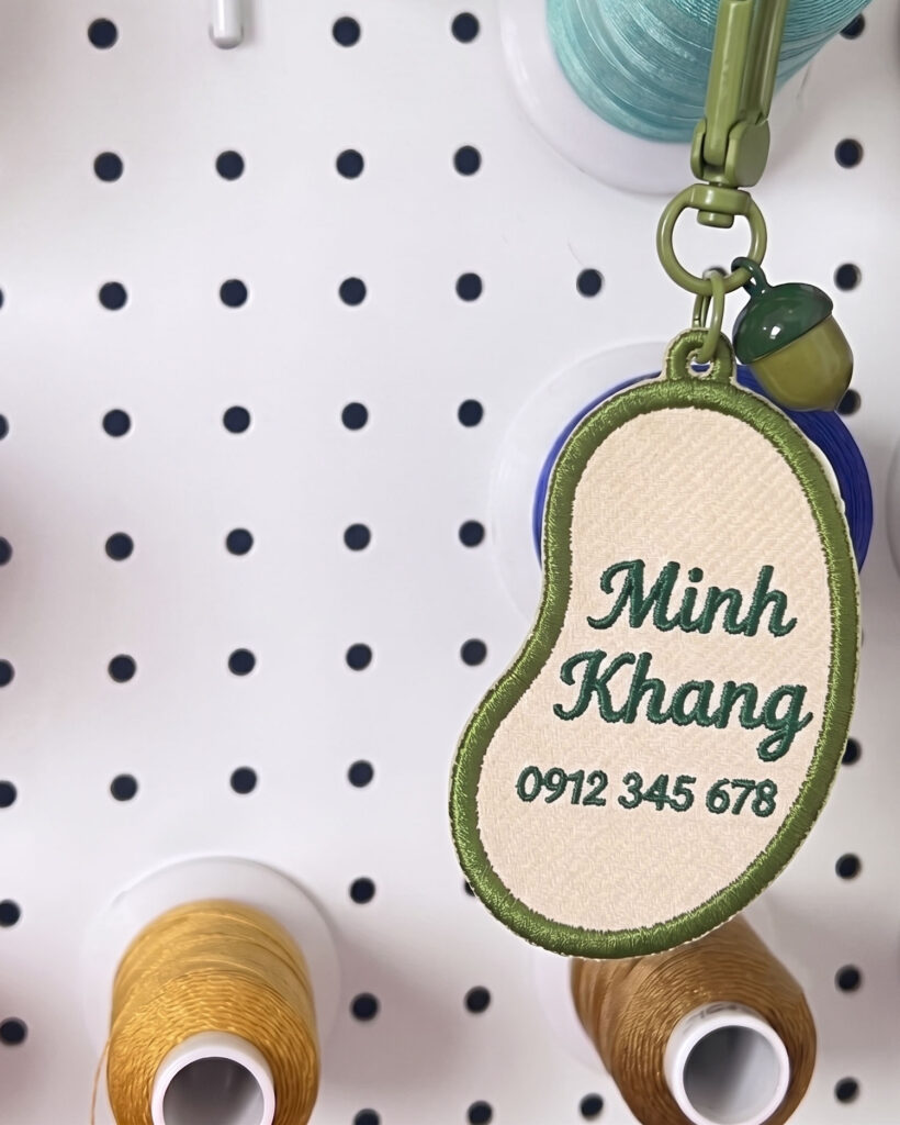 Name Tag Thêu Tên Bé Minh Khang